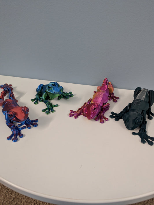 Articulated Frog with Magnets- by MatMire Makes